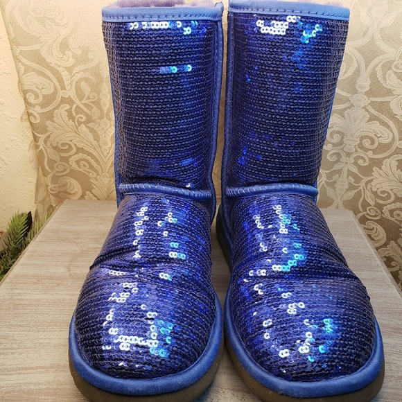 Ugg Australia Blue-Sequined Boots with Sheepskin Lining Women's size 6. - Picture 7 of 16